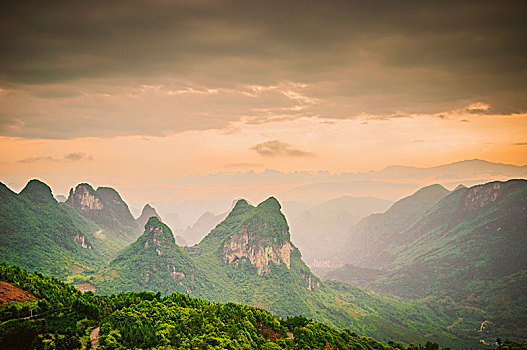 quay thử